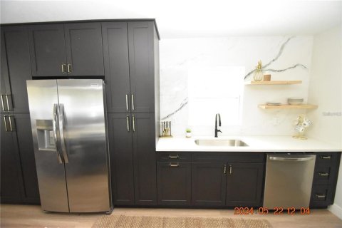 House in Tampa, Florida 3 bedrooms, 154.87 sq.m. № 2097299 - photo 15