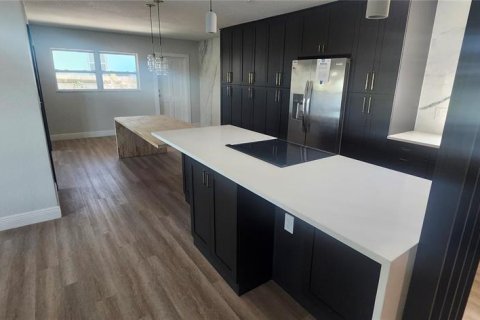 House in Tampa, Florida 3 bedrooms, 154.87 sq.m. № 2097299 - photo 29