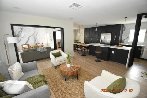 House in Tampa, Florida 3 bedrooms, 154.87 sq.m. № 2097299 - photo 5