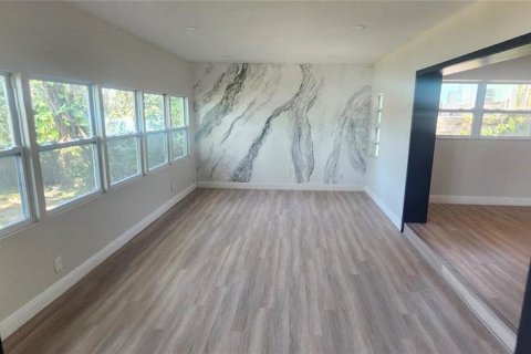 House in Tampa, Florida 3 bedrooms, 154.87 sq.m. № 2097299 - photo 30
