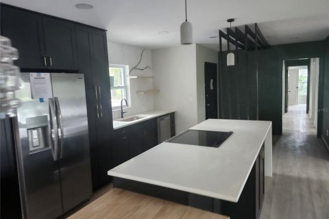 House in Tampa, Florida 3 bedrooms, 154.87 sq.m. № 2097299 - photo 24