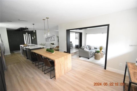 House in Tampa, Florida 3 bedrooms, 154.87 sq.m. № 2097299 - photo 12