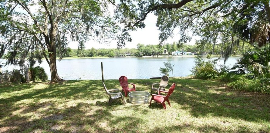House in Tampa, Florida 3 bedrooms, 154.87 sq.m. № 2097299