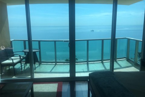 Condominio en alquiler en Hollywood, Florida, 44.78 m2 № 1712965 - foto 9