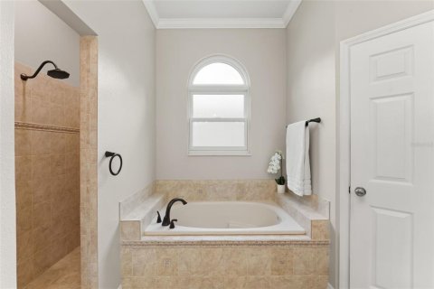 House in Orlando, Florida 5 bedrooms, 340.21 sq.m. № 1802119 - photo 19