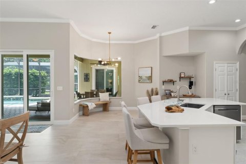 House in Orlando, Florida 5 bedrooms, 340.21 sq.m. № 1802119 - photo 28