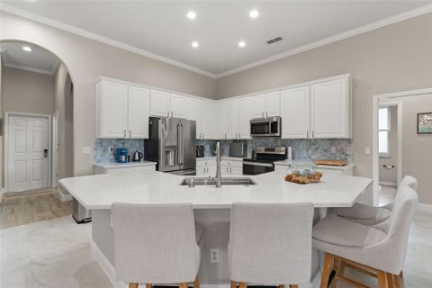 House in Orlando, Florida 5 bedrooms, 340.21 sq.m. № 1802119 - photo 25