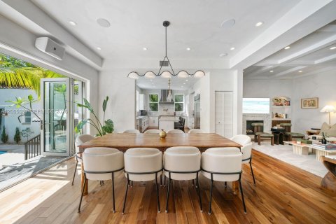Casa en venta en Miami, Florida, 4 dormitorios, 308.9 m2 № 2070848 - foto 11