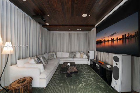 Casa en venta en Miami, Florida, 4 dormitorios, 308.9 m2 № 2070848 - foto 15