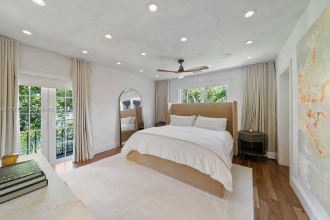 Casa en venta en Miami, Florida, 4 dormitorios, 308.9 m2 № 2070848 - foto 21