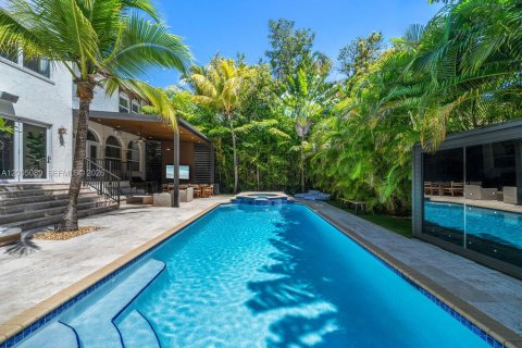 Casa en venta en Miami, Florida, 4 dormitorios, 308.9 m2 № 2070848 - foto 3