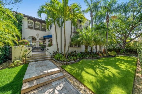 Casa en venta en Miami, Florida, 4 dormitorios, 308.9 m2 № 2070848 - foto 5