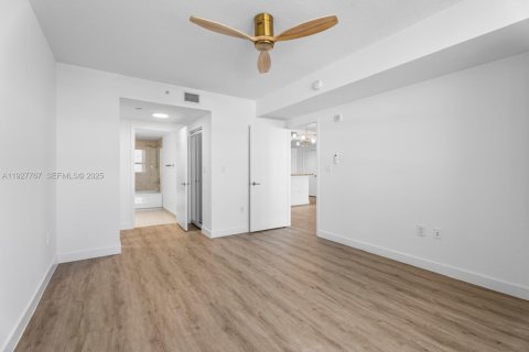 Condominio en venta en Aventura, Florida, 2 dormitorios, 109.16 m2 № 1988112 - foto 19