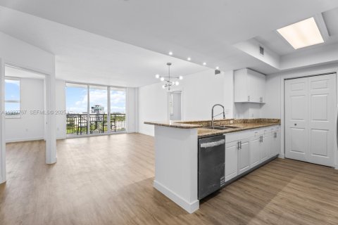 Condominio en venta en Aventura, Florida, 2 dormitorios, 109.16 m2 № 1988112 - foto 7