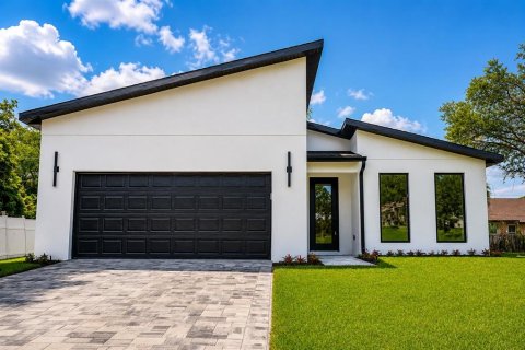 House in Port Charlotte, Florida 3 bedrooms, 147.53 sq.m. № 2218634