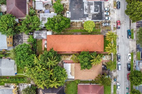 Купить коммерческую недвижимость в Майами, Флорида № 1954756 - фото 15