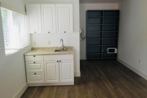 Купить коммерческую недвижимость в Майами, Флорида № 1954756 - фото 24