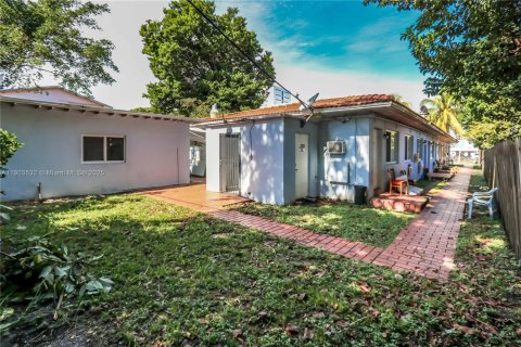 Купить коммерческую недвижимость в Майами, Флорида № 1954756 - фото 10