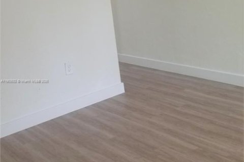 Купить коммерческую недвижимость в Майами, Флорида № 1954756 - фото 27