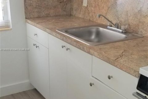 Купить коммерческую недвижимость в Майами, Флорида № 1954756 - фото 28