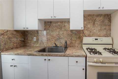 Купить коммерческую недвижимость в Майами, Флорида № 1954756 - фото 20