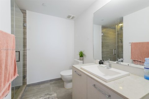 Купить кондоминиум в Майами, Флорида 2 спальни, 119.19м2, № 1965319 - фото 16