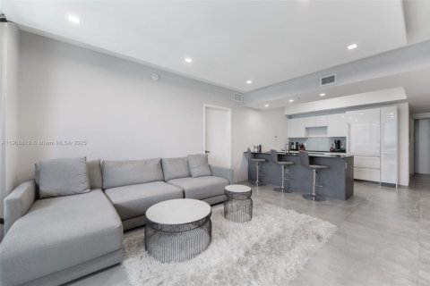 Купить кондоминиум в Майами, Флорида 2 спальни, 119.19м2, № 1965319 - фото 7