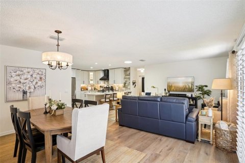 Casa en venta en The Villages, Florida, 2 dormitorios, 107.4 m2 № 2157523 - foto 10
