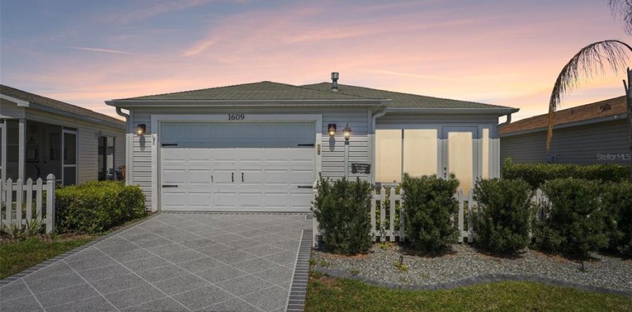 Casa en The Villages, Florida 2 dormitorios, 107.4 m2 № 2157523