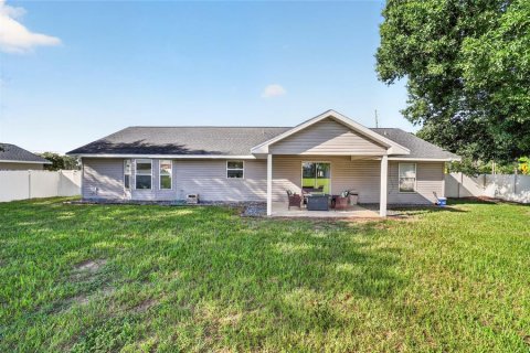House in Ocala, Florida 3 bedrooms, 133.97 sq.m. № 2299921 - photo 12
