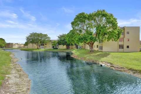 Condominio en venta en Tamarac, Florida, 2 dormitorios, 81.75 m2 № 2147137 - foto 22