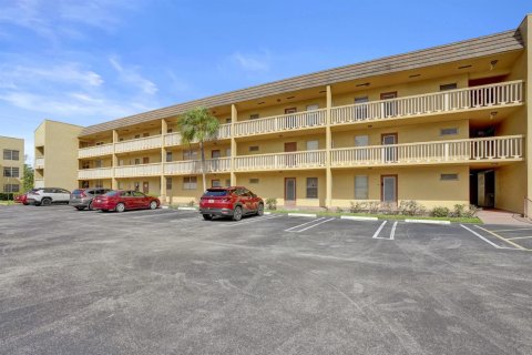 Condominio en venta en Tamarac, Florida, 2 dormitorios, 81.75 m2 № 2147137 - foto 18