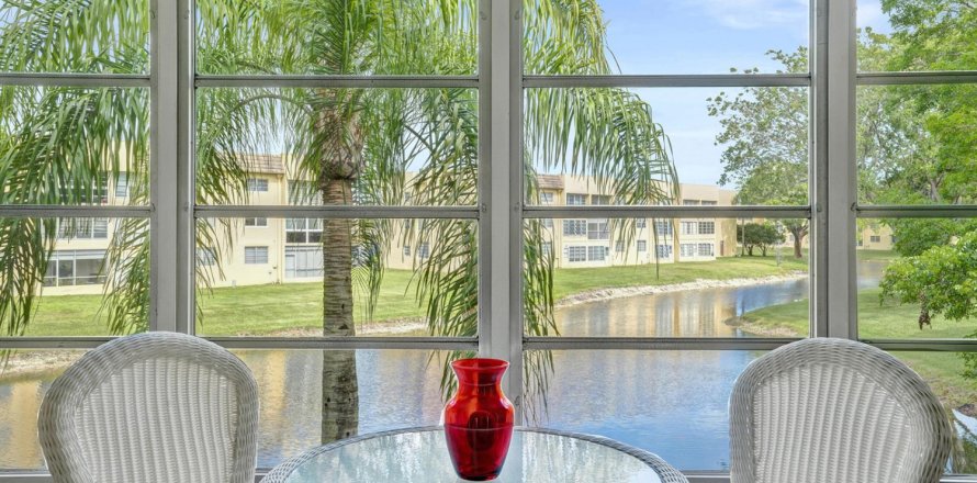 Condominio en Tamarac, Florida, 2 dormitorios  № 2147137