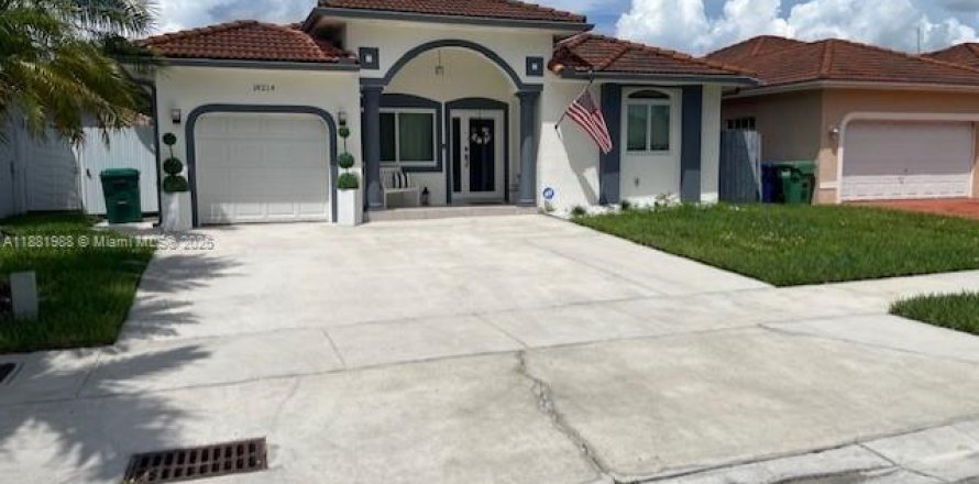 Дом в Майами, Флорида 3 спальни, 138.05м2 № 2021469