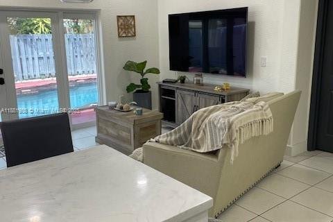 Купить виллу или дом в Майами, Флорида 3 спальни, 138.05м2, № 2021469 - фото 7