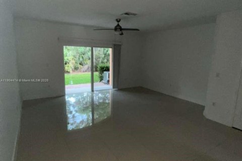 Touwnhouse à louer à Stuart, Floride: 3 chambres, 142.14 m2 № 1955448 - photo 11