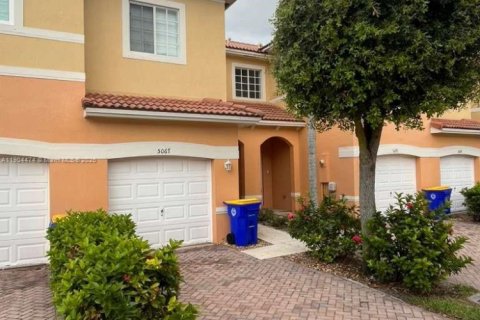 Touwnhouse à louer à Stuart, Floride: 3 chambres, 142.14 m2 № 1955448 - photo 2