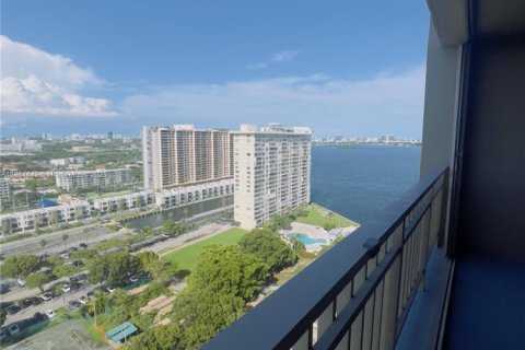 Снять в аренду кондоминиум в Майами, Флорида 2 спальни, 152.17м2, № 1941188 - фото 15