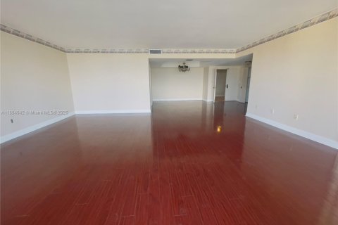 Снять в аренду кондоминиум в Майами, Флорида 2 спальни, 152.17м2, № 1941188 - фото 4