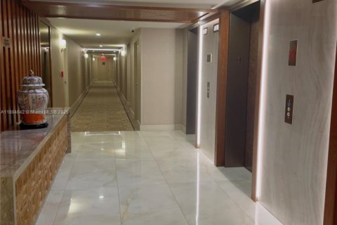 Снять в аренду кондоминиум в Майами, Флорида 2 спальни, 152.17м2, № 1941188 - фото 14