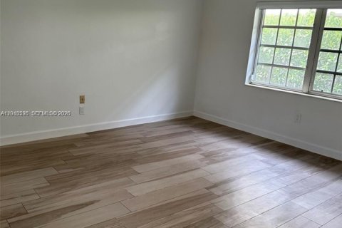 Condo in Bal Harbour, Florida, 2 bedrooms № 2076265 - photo 7