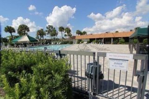 Condo in Naples, Florida, 2 bedrooms  № 1973929 - photo 17