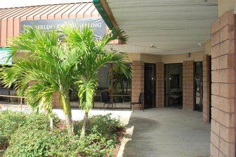 Commercial property in Saint Petersburg, Florida 79.43 sq.m. № 2206442 - photo 6