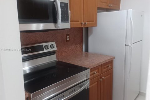 Condominio en alquiler en Miami, Florida, 2 dormitorios, 76.83 m2 № 2056725 - foto 14