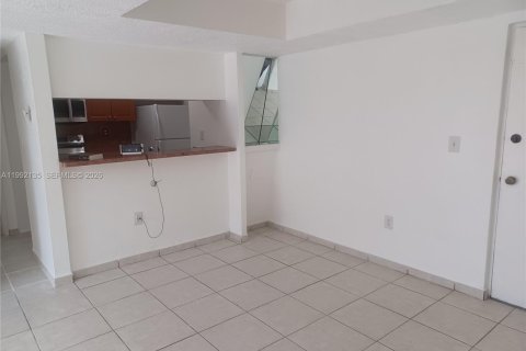 Condominio en alquiler en Miami, Florida, 2 dormitorios, 76.83 m2 № 2056725 - foto 8