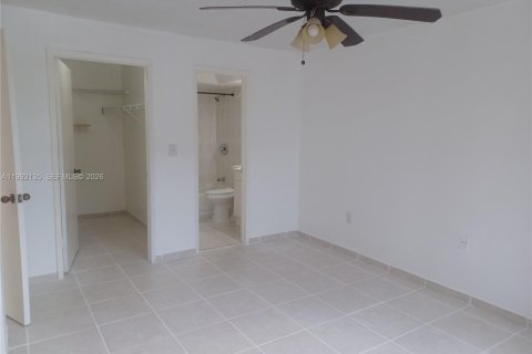 Condominio en alquiler en Miami, Florida, 2 dormitorios, 76.83 m2 № 2056725 - foto 10
