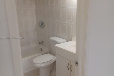 Condominio en alquiler en Miami, Florida, 2 dormitorios, 76.83 m2 № 2056725 - foto 13