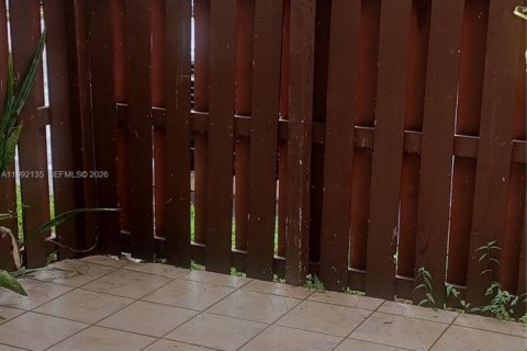 Condominio en alquiler en Miami, Florida, 2 dormitorios, 76.83 m2 № 2056725 - foto 18