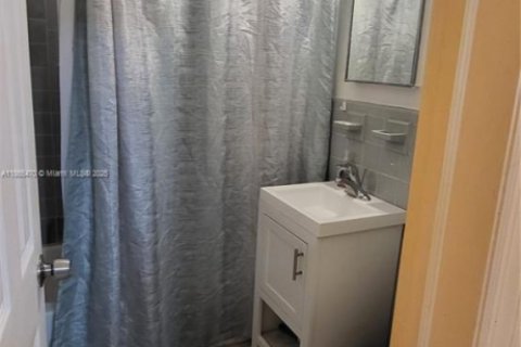 Villa ou maison à vendre à North Miami Beach, Floride: 3 chambres, 111.85 m2 № 1897623 - photo 10