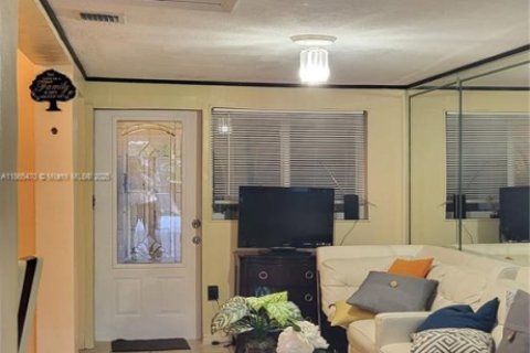 Villa ou maison à vendre à North Miami Beach, Floride: 3 chambres, 111.85 m2 № 1897623 - photo 28